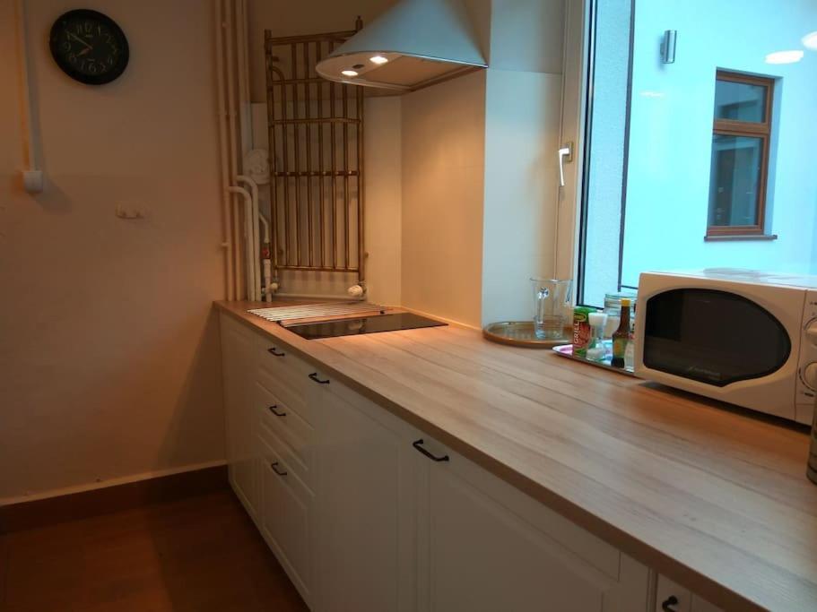 Big Cosy Retro Apt, Free Parking, 15Min Oldtown & Kazimierz - By Homelike クラクフ エクステリア 写真
