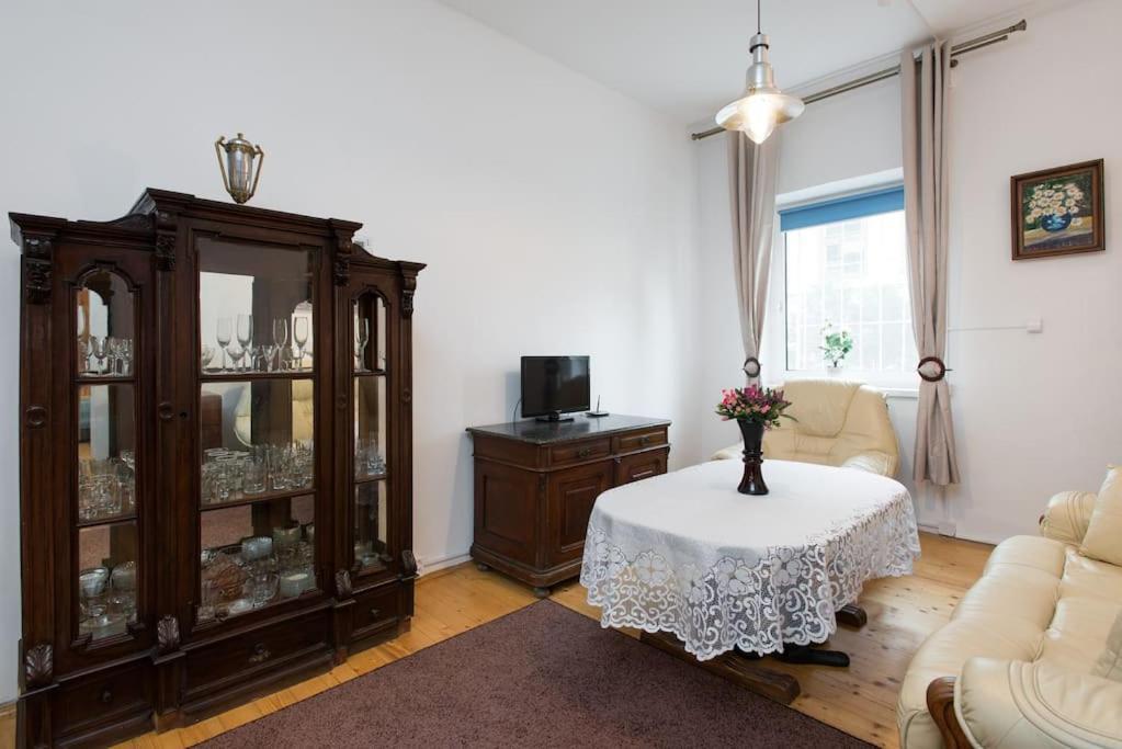 Big Cosy Retro Apt, Free Parking, 15Min Oldtown & Kazimierz - By Homelike クラクフ エクステリア 写真