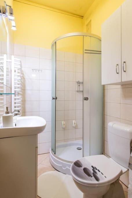 Big Cosy Retro Apt, Free Parking, 15Min Oldtown & Kazimierz - By Homelike クラクフ エクステリア 写真