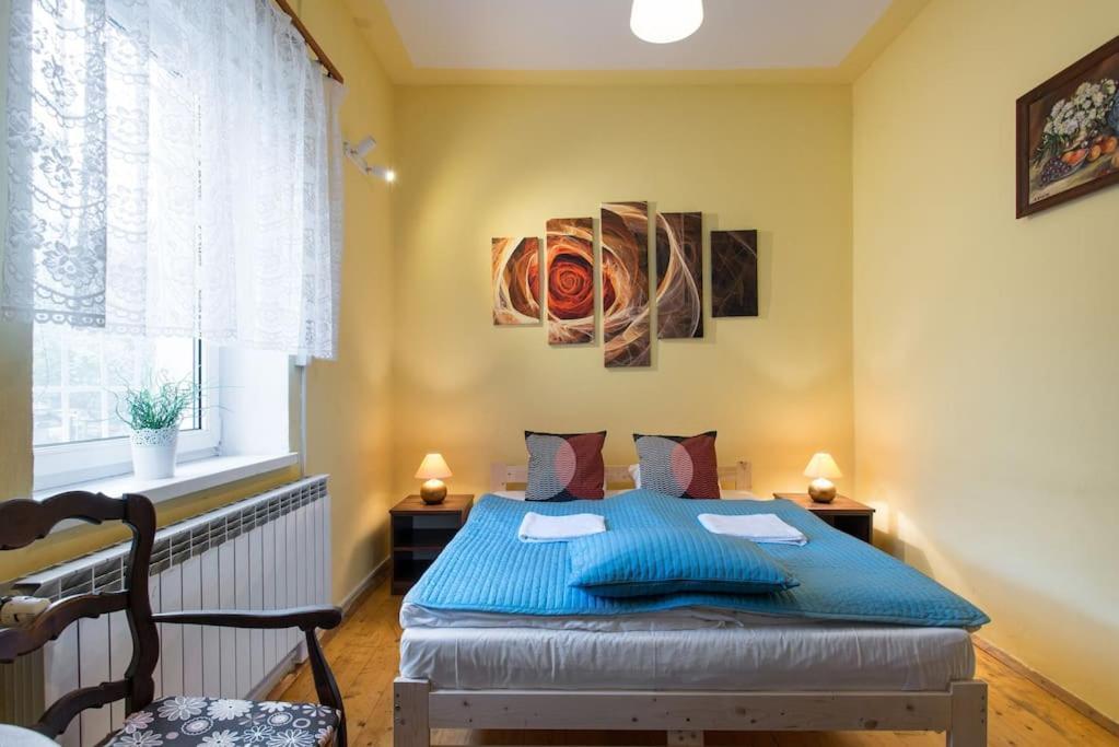 Big Cosy Retro Apt, Free Parking, 15Min Oldtown & Kazimierz - By Homelike クラクフ エクステリア 写真