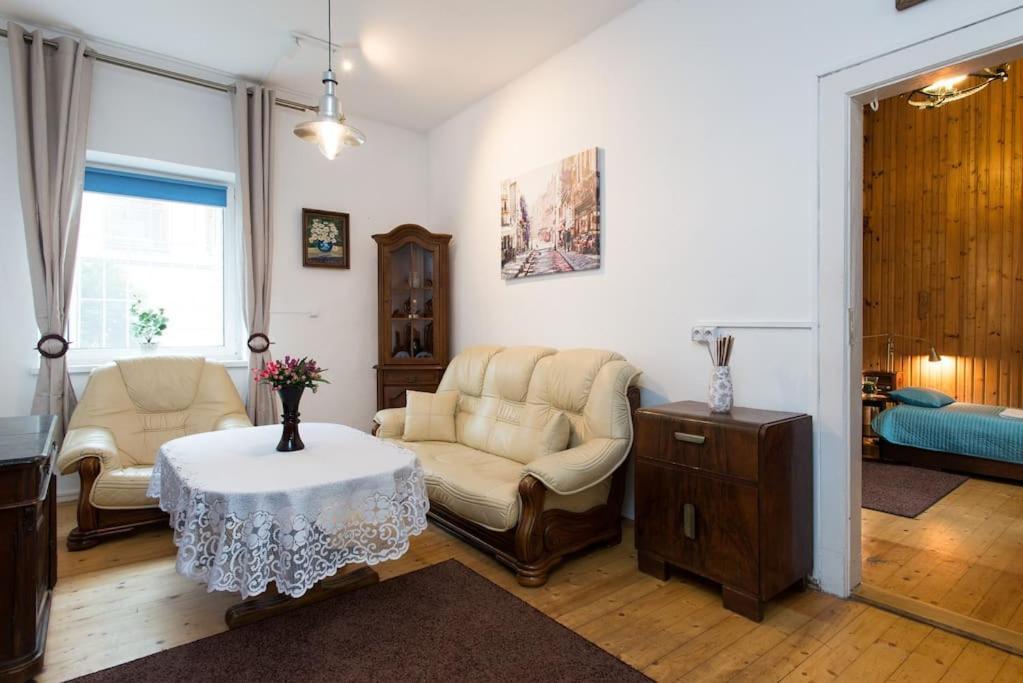 Big Cosy Retro Apt, Free Parking, 15Min Oldtown & Kazimierz - By Homelike クラクフ エクステリア 写真